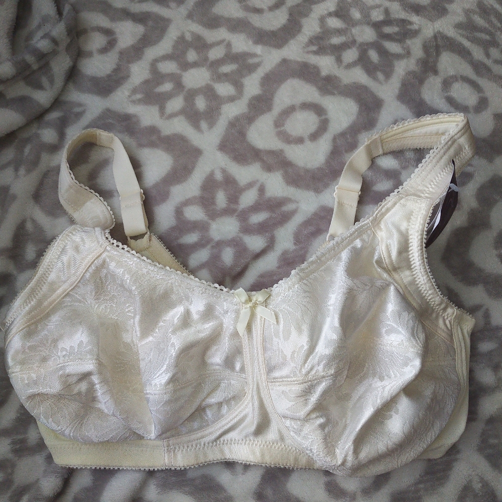 NWT 36E 36DD Aviana Softcup Jacquard Bra lace print